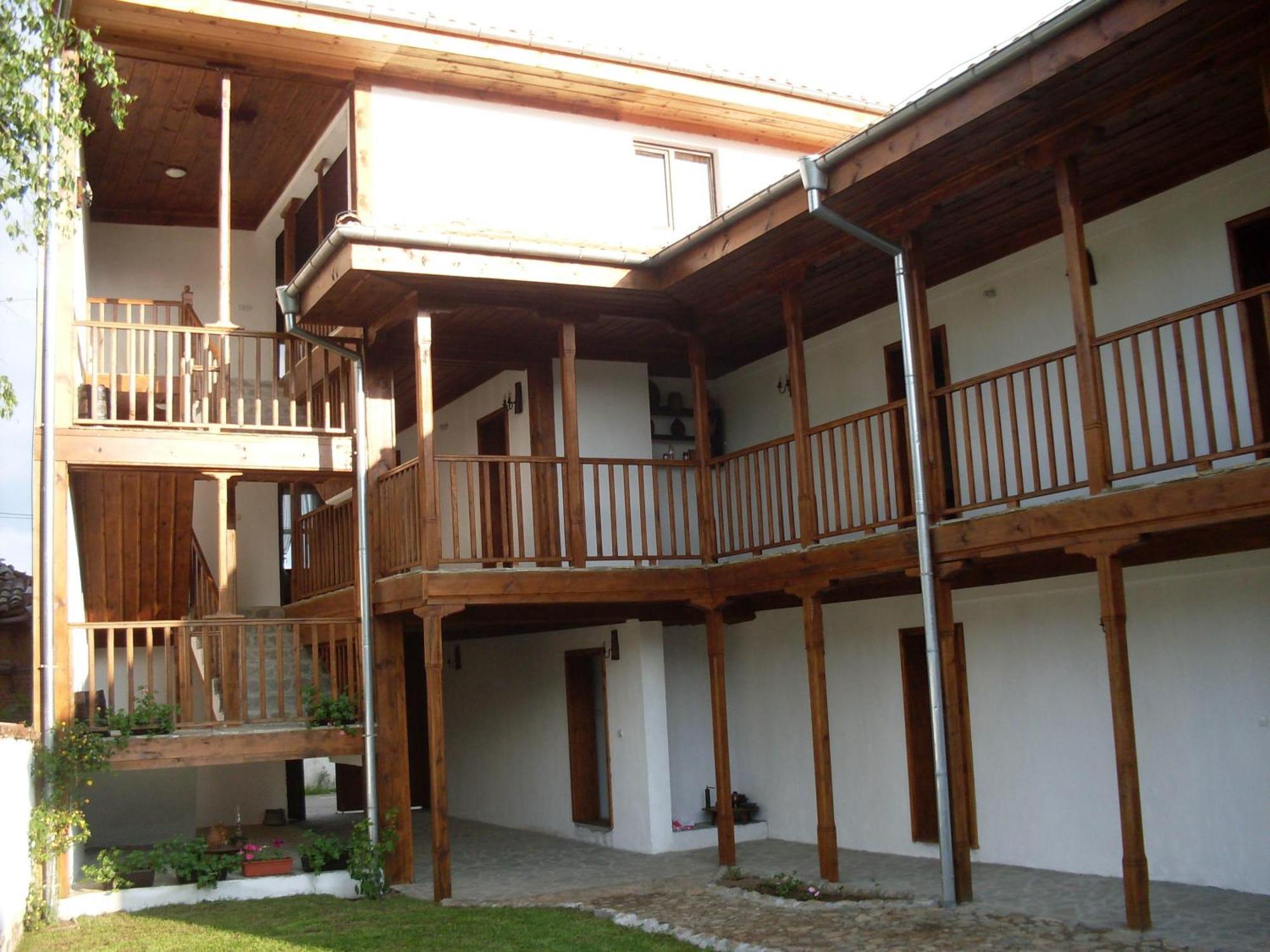 Tsutsovi House Hotel Kalofer Exterior photo